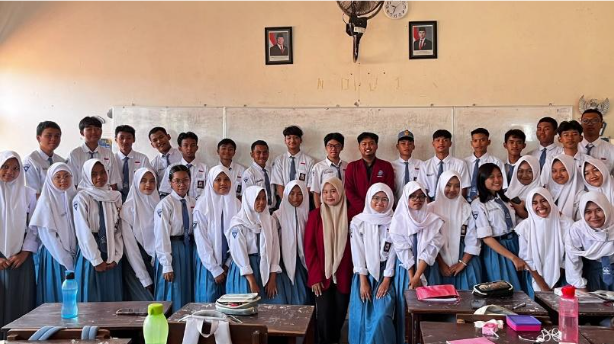 Program Studi Pendidikan Teknologi Informasi UMSIDA melaksanakan kegiatan PLP II di SMK Negeri 2 Buduran upaya memperkuat kompetensi